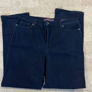 NWOT Gloria Vanderbilt Amanda jeans